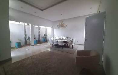 Imagem 5: Casa no condomínio Jardins Barcelona disponível para venda em Uberlândia-MG