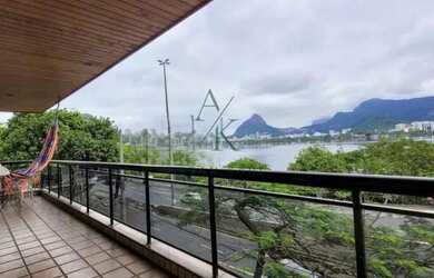 Imagem: O apartamento possui 4 Dormitórios, 4 Banheiros, 3 Vagas na