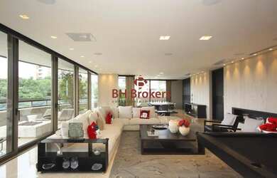 Imagem: O apartamento possui 4 Dormitórios, 5 Banheiros, 5 Vagas na