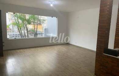 Imagem: A casa possui 3 Dormitórios, 2 Banheiros, 3 Vagas na garagem