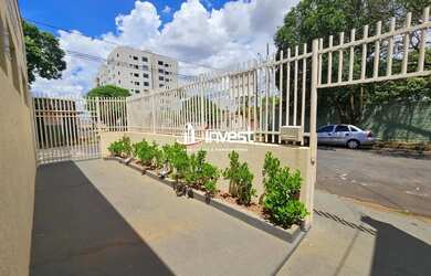 Imagem: O depósito possui 187m² de Área e está localizado em Santa