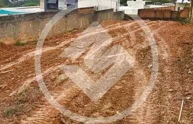 Imagem: O terreno possui 550m² de Área e está localizado em Vila