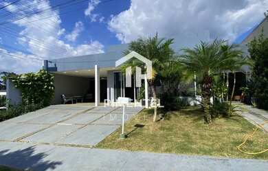 Imagem: A casa em condomínio possui 5 Dormitórios, 5 Banheiros, 4