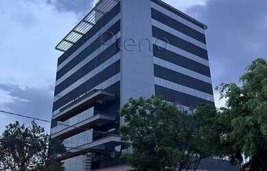 Imagem: O depósito possui 5 Vagas na garagem e 3400m² de Área e está