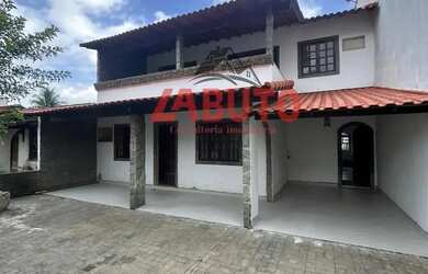 Imagem: A casa em condomínio possui 4 Dormitórios, 5 Banheiros, 3