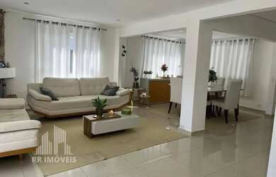 Imagem: A casa em condomínio possui 4 Dormitórios, 4 Banheiros, 4