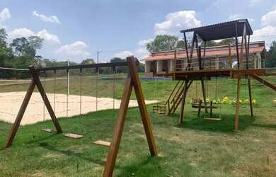 Imagem: O terreno possui 1.242m² de Área e está localizado em Centro