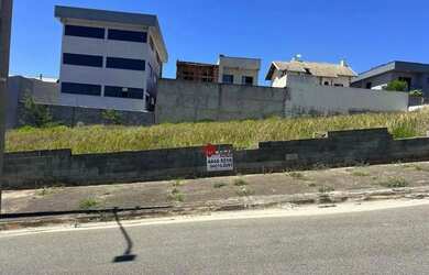 Imagem: O terreno possui 350m² de Área e está localizado em Portais