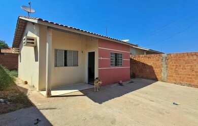 Imagem: A casa possui 2 Dormitórios, 1 Banheiro e está localizado