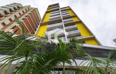 Imagem: O apartamento possui 1 Dormitório, 1 Banheiro, 2 Vagas na garagem