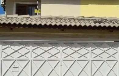 Imagem: A casa possui 3 Dormitórios, 5 Banheiros, 4 Vagas na garagem