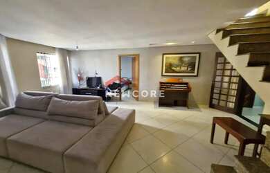 Imagem: A casa possui 4 Dormitórios, 5 Banheiros, 5 Vagas na garagem