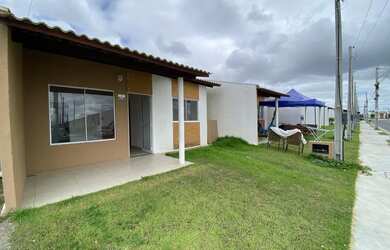 Imagem: A casa possui 2 Dormitórios, 1 Banheiro, 1 Vaga na garagem