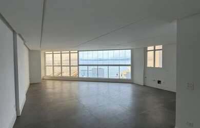 Imagem: O apartamento possui 3 Dormitórios, 4 Banheiros, 2 Vagas na