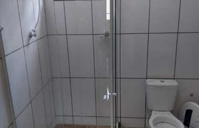 Imagem: A casa possui 2 Dormitórios, 1 Banheiro, 1 Vaga na garagem