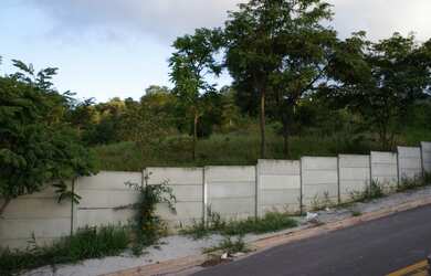 Imagem 2: Lote/Terreno para venda possui 2421 metros quadrados em Jardim Paulista...