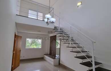 Imagem: A casa em condomínio possui 3 Dormitórios, 2 Banheiros, 2