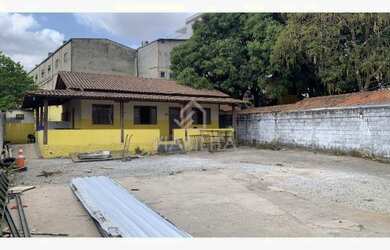 Imagem: A casa possui 2 Dormitórios, 1 Banheiro, 4 Vagas na garagem