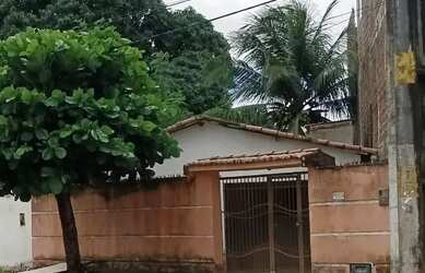 Imagem: A casa possui 2 Dormitórios, 2 Banheiros, 1 Vaga na garagem