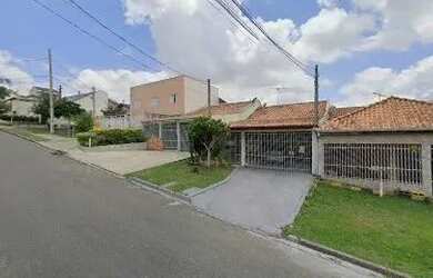 Imagem: A casa possui 2 Dormitórios, 2 Banheiros, 3 Vagas na garagem