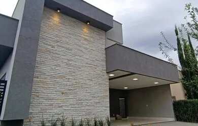 Imagem: Térrea para venda com 219 metros quadrados com 3 quartos em