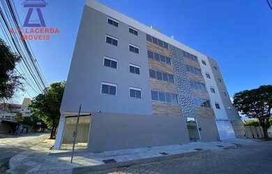 Imagem: O apartamento possui 3 Dormitórios, 1 Banheiro, 2 Vagas na