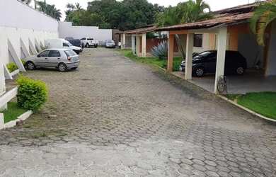 Imagem: A casa em condomínio possui 3 Dormitórios, 1 Banheiro, 4 Vagas