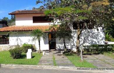 Imagem: A casa em condomínio possui 4 Dormitórios, 4 Banheiros, 2