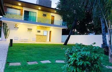 Imagem: A casa em condomínio possui 4 Dormitórios, 2 Banheiros, 2