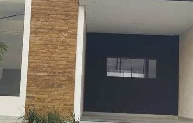 Imagem: A casa em condomínio possui 3 Dormitórios, 1 Banheiro, 2 Vagas