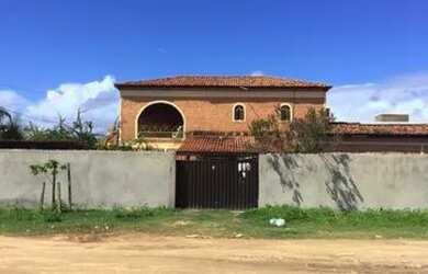 Imagem: A casa possui 5 Dormitórios, 4 Banheiros, 4 Vagas na garagem