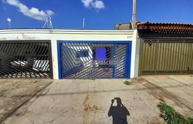 Imagem: A casa para alugar possui 2 Dormitórios, 1 Banheiro, 1 Vaga