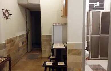 Imagem: A kitnet possui 1 Dormitório, 1 Banheiro, 1 Vaga na garagem