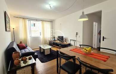 Imagem: O apartamento possui 3 Dormitórios, 1 Banheiro, 1 Vaga na garagem