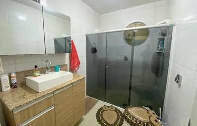 Imagem: A casa possui 3 Dormitórios, 2 Banheiros, 260m² de Área e