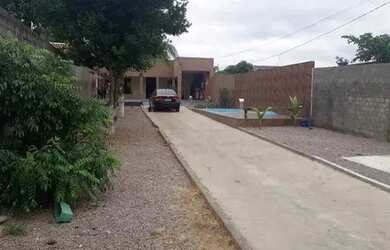 Imagem: A casa possui 3 Dormitórios, 2 Banheiros e 135m² de Área