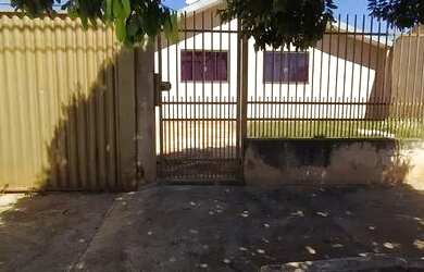 Imagem 2: Casa com 3 quartos, lavanderia coberta, Garagem 2 carros, edicula. Portao...