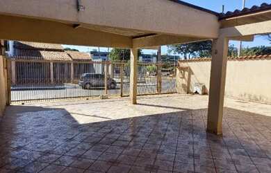 Imagem 2: Qnj 28 excelente casa de esquina frente a feira da Qnl/Qnj Oportunidade