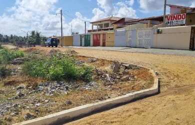 Imagem: A casa possui 2 Dormitórios, 2 Banheiros, 1 Vaga na garagem