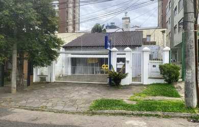 Imagem: A casa para alugar possui 3 Dormitórios, 3 Banheiros e 300m²