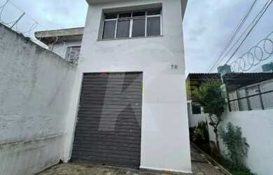 Imagem: A casa possui 3 Dormitórios, 2 Banheiros, 1 Vaga na garagem