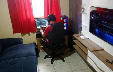 Imagem: A casa possui 2 Dormitórios e 1 Banheiro e está localizado