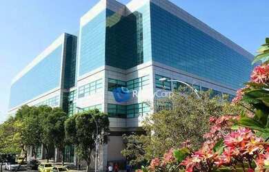 Imagem: O depósito possui 5 Vagas na garagem, 1.849m² de Área e