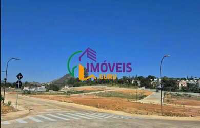 Imagem: O terreno possui 379m² de Área e está localizado em San