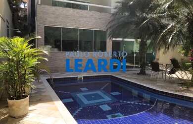 Imagem: A casa em condomínio à venda possui 4 Dormitórios, 4 Banheiros