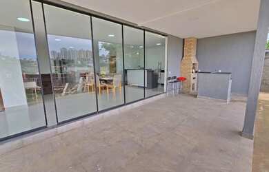 Imagem 10: Vendo ou troco casa. Churrasqueira, Varanda, 1.300m² de Áreae5 Vagas...