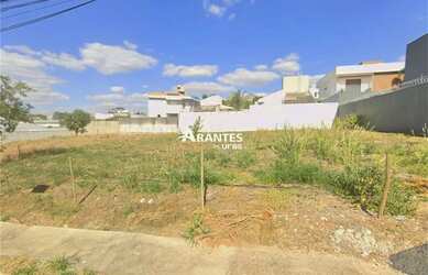 Imagem: O terreno possui 360m² de Área e está localizado em Jardim