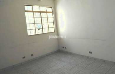 Imagem: O depósito possui 2 Vagas na garagem, 250m² de Área e está