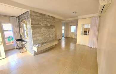 Imagem: A casa em condomínio possui 3 Dormitórios, 4 Banheiros, 2