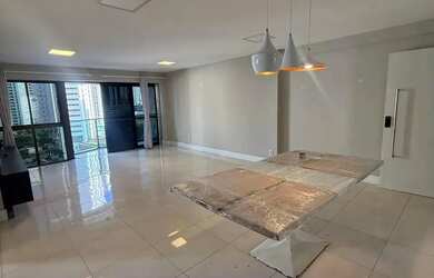 Imagem: O apartamento possui 4 Dormitórios, 1 Banheiro, 2 Vagas na